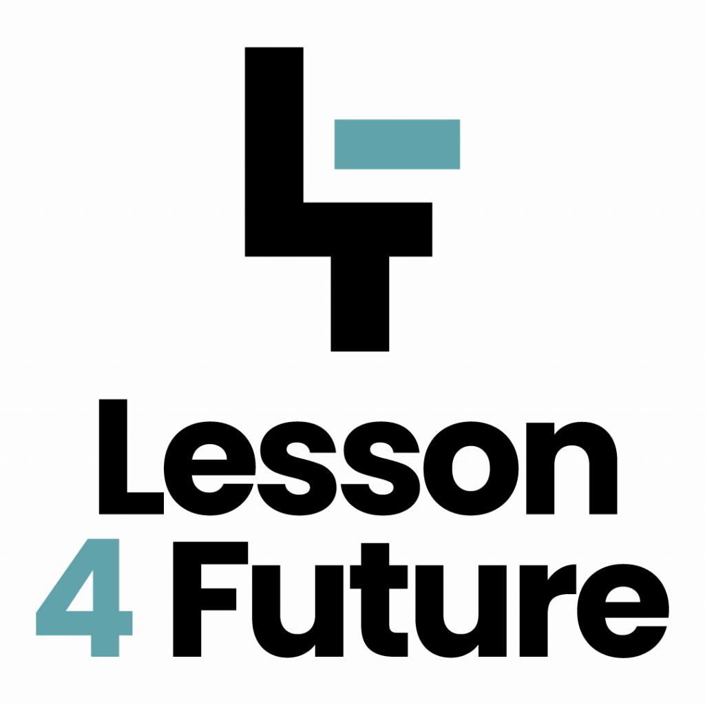 Projekty 8 logo projektu dla młodzieży, który uczy przedsiębiorczości o nazwie - lesson 4 future, napis angielski w kolorze seledynowym i czarnym