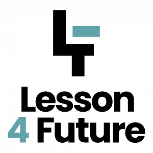 logo projektu dla młodzieży, który uczy przedsiębiorczości o nazwie - lesson 4 future, napis angielski w kolorze seledynowym i czarnym